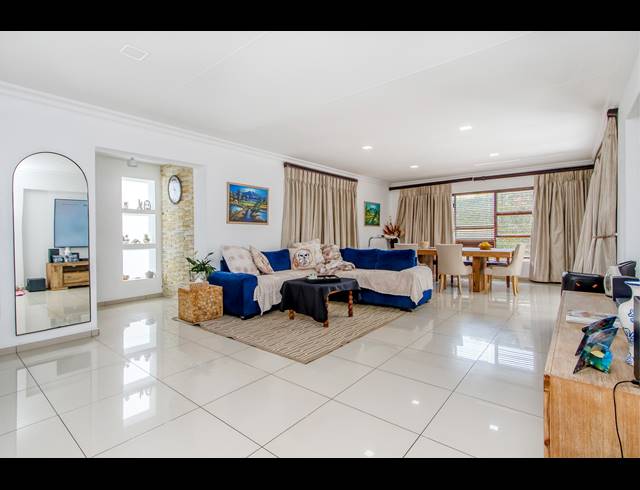 2 BEDROOM HOUSE TO LET IN LONEHILL
